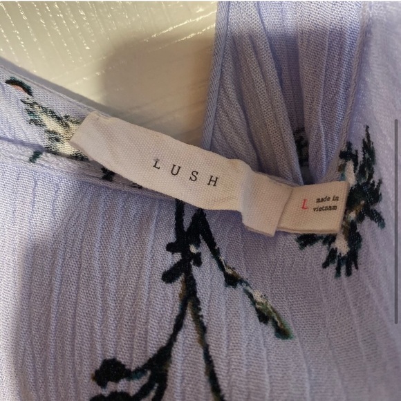 Lush Purple crop top with open back - Picture 3 of 3